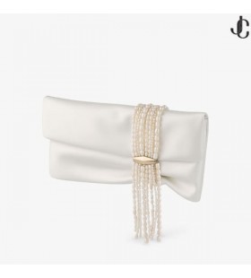 Zandraアイボリーサテンクラッチバッグく