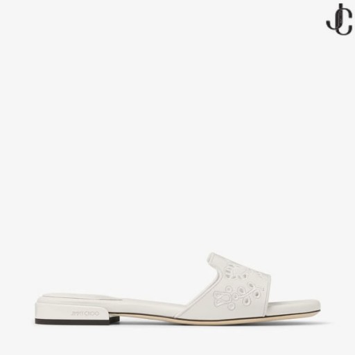 Ariane Flatskjerm Latte Nappa Skinn Lysbilde med Sangallo Broderi