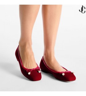 엘름 평 Ruby Red Velvet 아파트