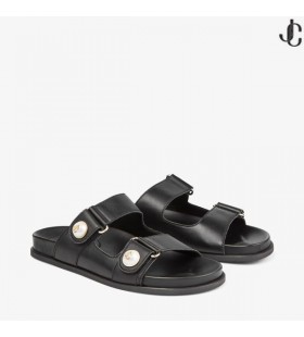 파이앙스 샌들 까만 가죽 플랫 샌들과 함께 진주 꾸밈 여름 컬렉션