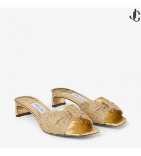 Annika Muuli 35 Kultaa Raffia & Metallinen Nappa Sandaalit